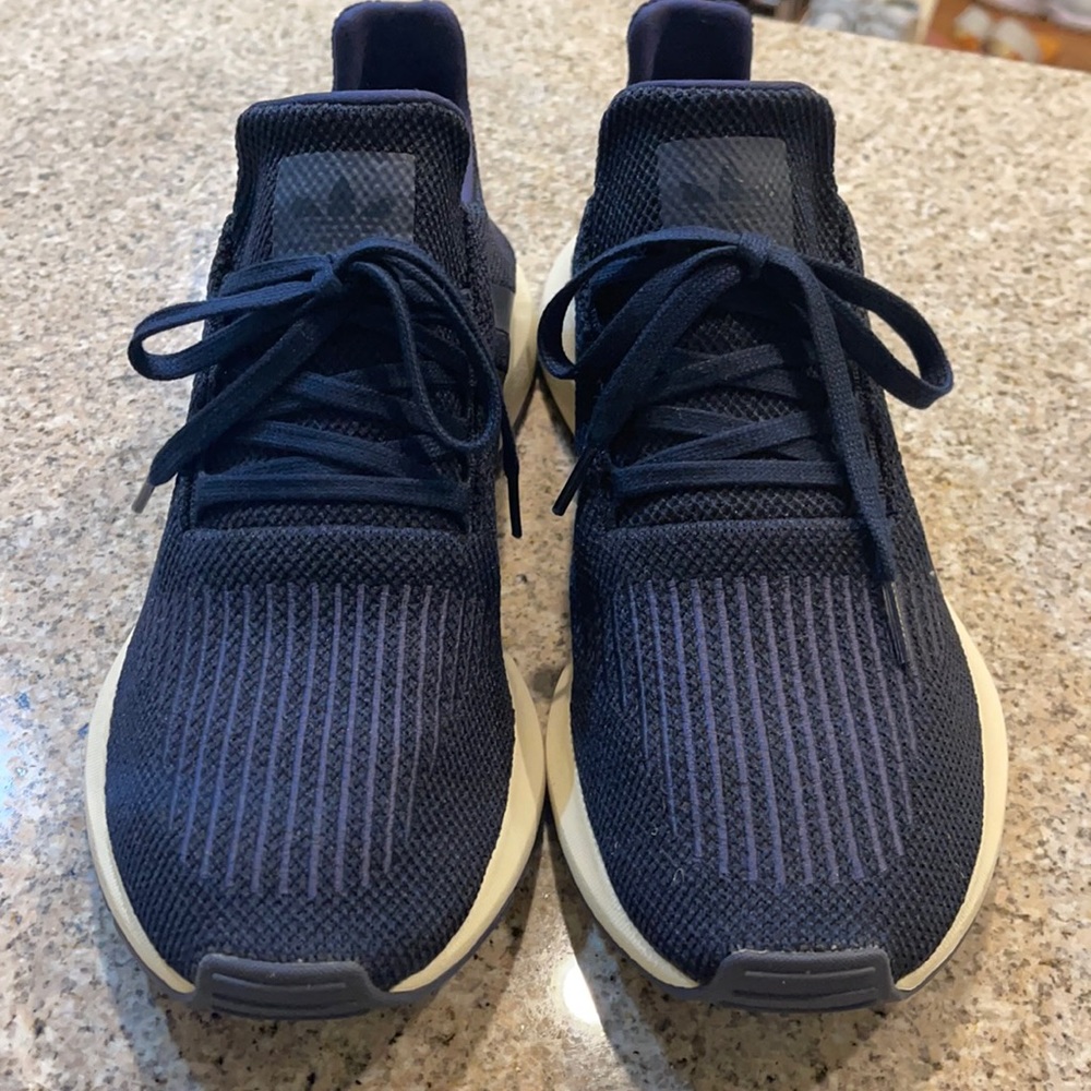 Adidas Originals Swift Run Men's Running Shoes